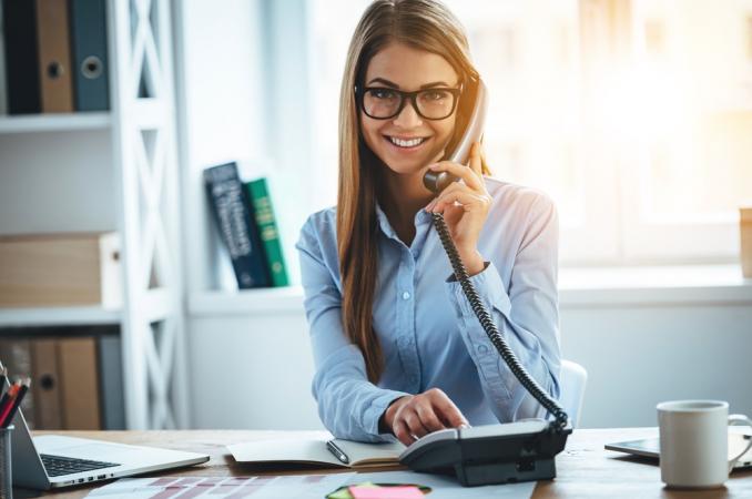 percakapan telepon bahasa inggris di kantor